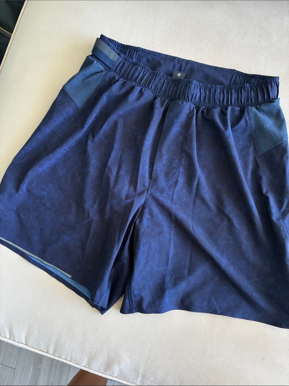 lululemon athletica Men's Dark Navy running shorts in size small